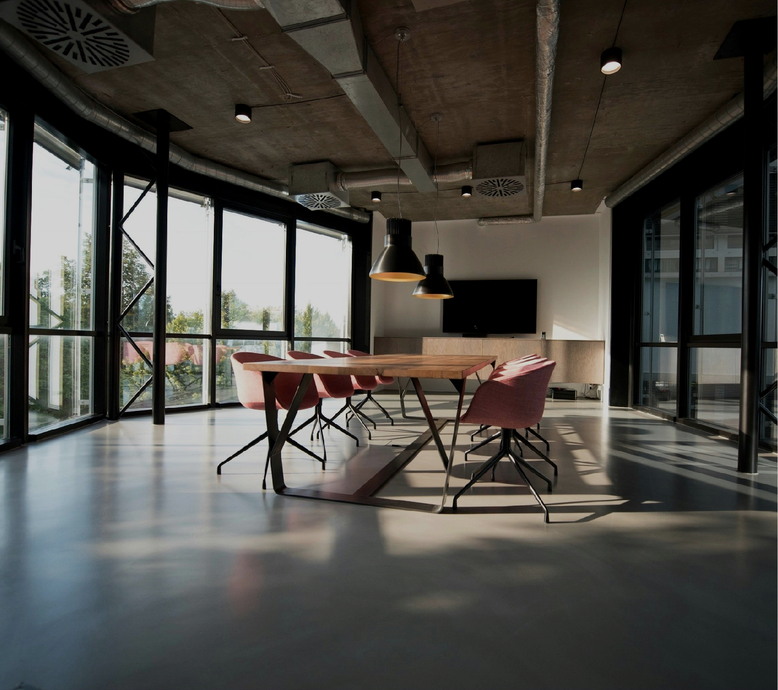 关键词：智慧办公，，现代化会议室，，协作空间，，深圳市强盛科技;描述：深圳市强盛科技智慧办公场景下的现代化会议室，，，打造高效协作的办公空间;